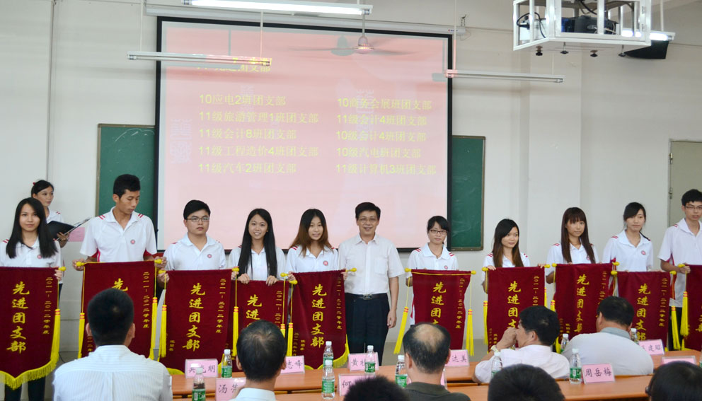 2025新澳门免费原料网