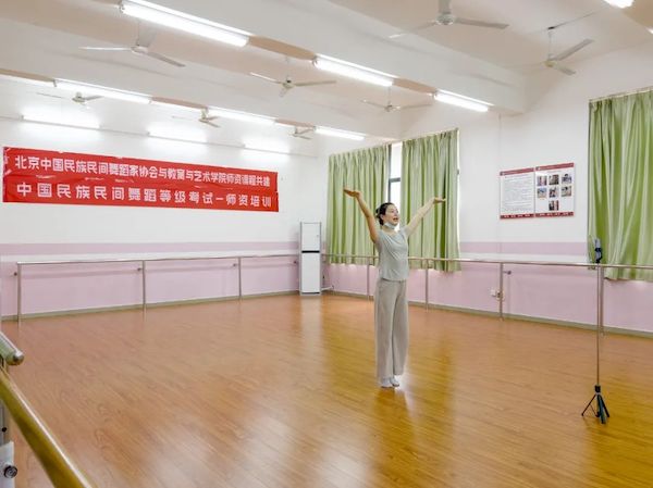 2025新澳门免费原料网