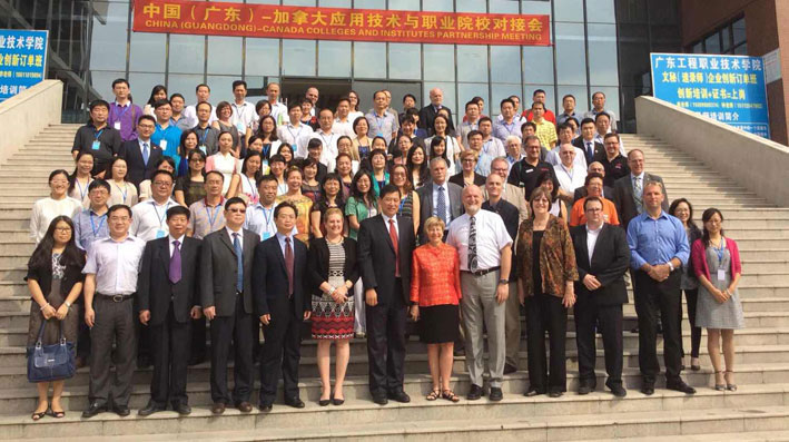 2025新澳门免费原料网